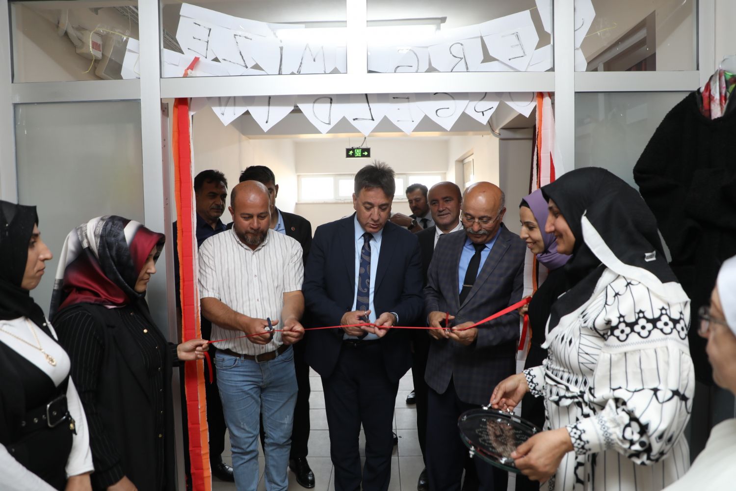 Our Mayor Adem Şengül inaugurated the Martyr Osman Özsoy Middle School Fair.