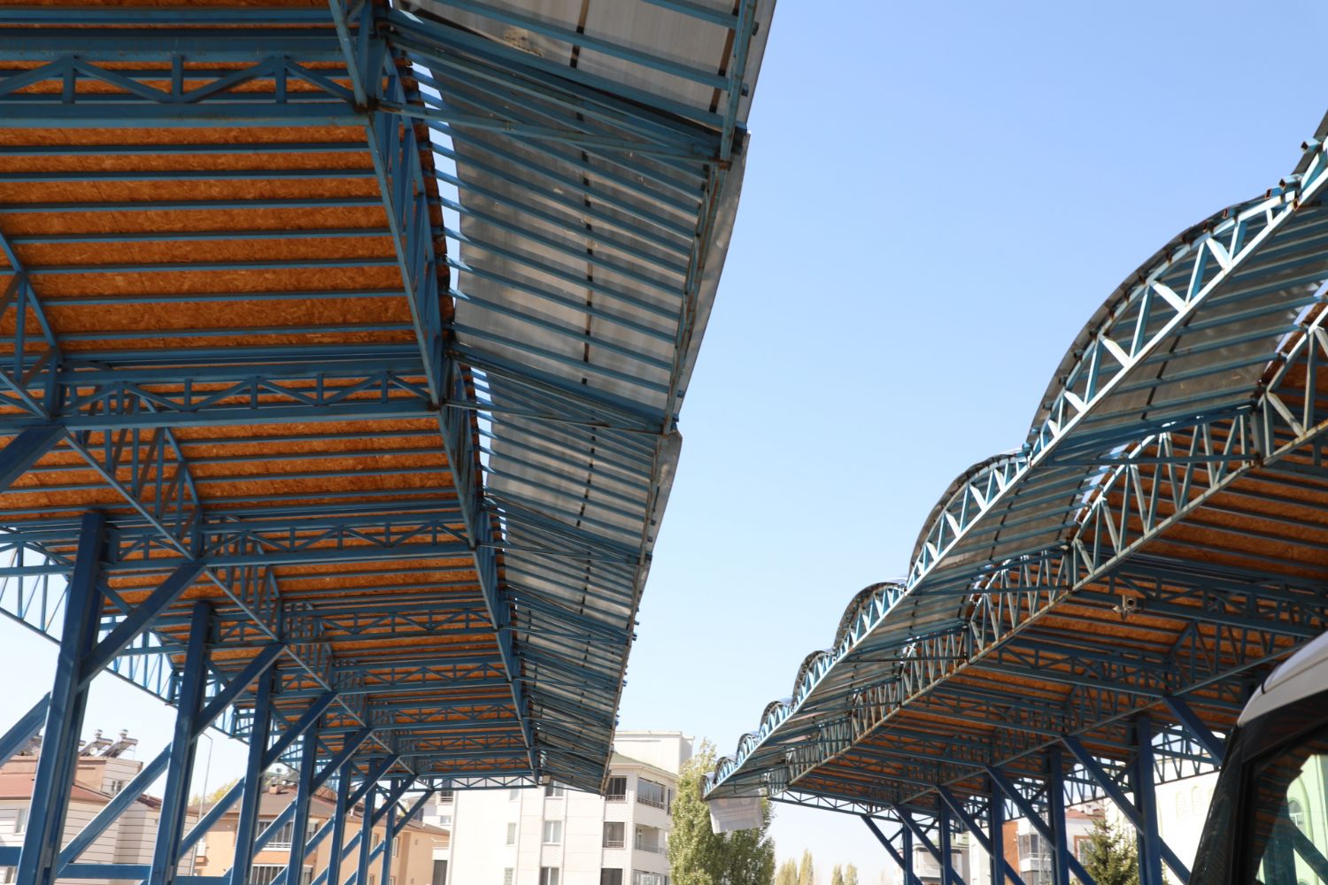 Our district's Tuesday Market has become more comfortable.